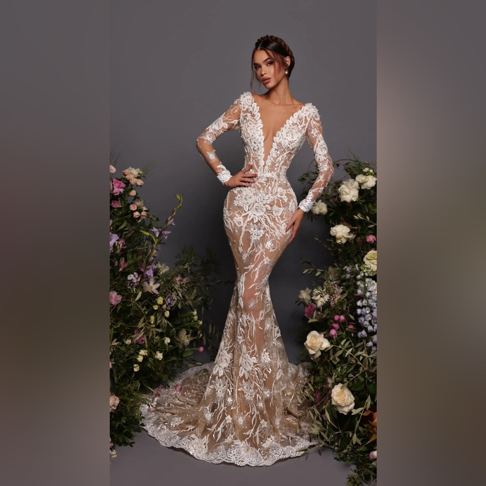 *BRAND NEW* VLORA KALTRINA ARUNA special occasion dress.